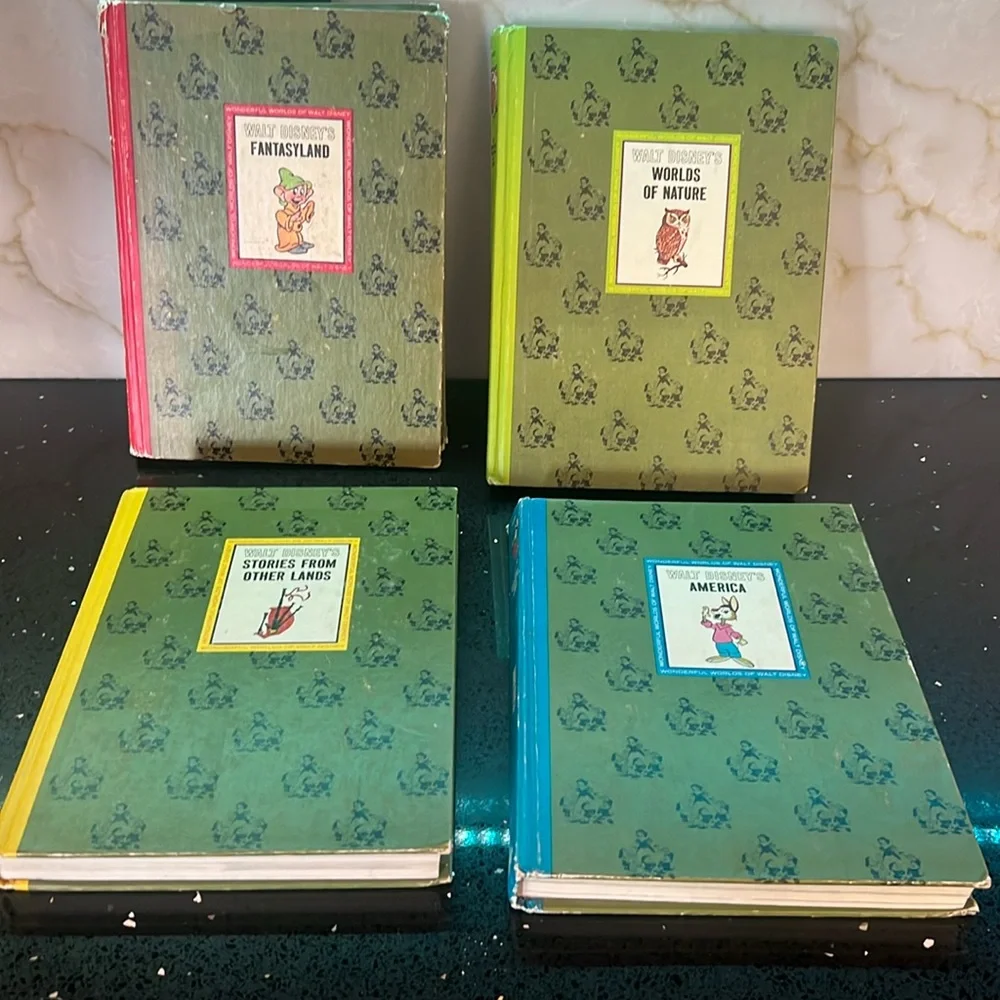 Vintage 1965 The Winderful World of Disney box set - Picture 1 of 3